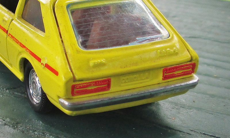 Illustration for article titled Land of the Rising Sun Day: Tomica Dandy Toyota Corolla Lift Back